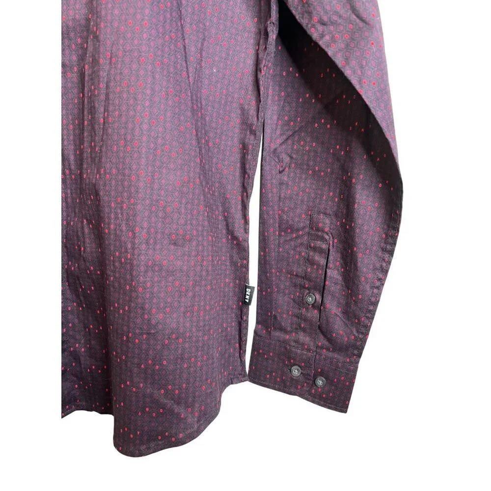 DKNY Garnet Woven Shirt Mens Size Medium Purple Red Letters